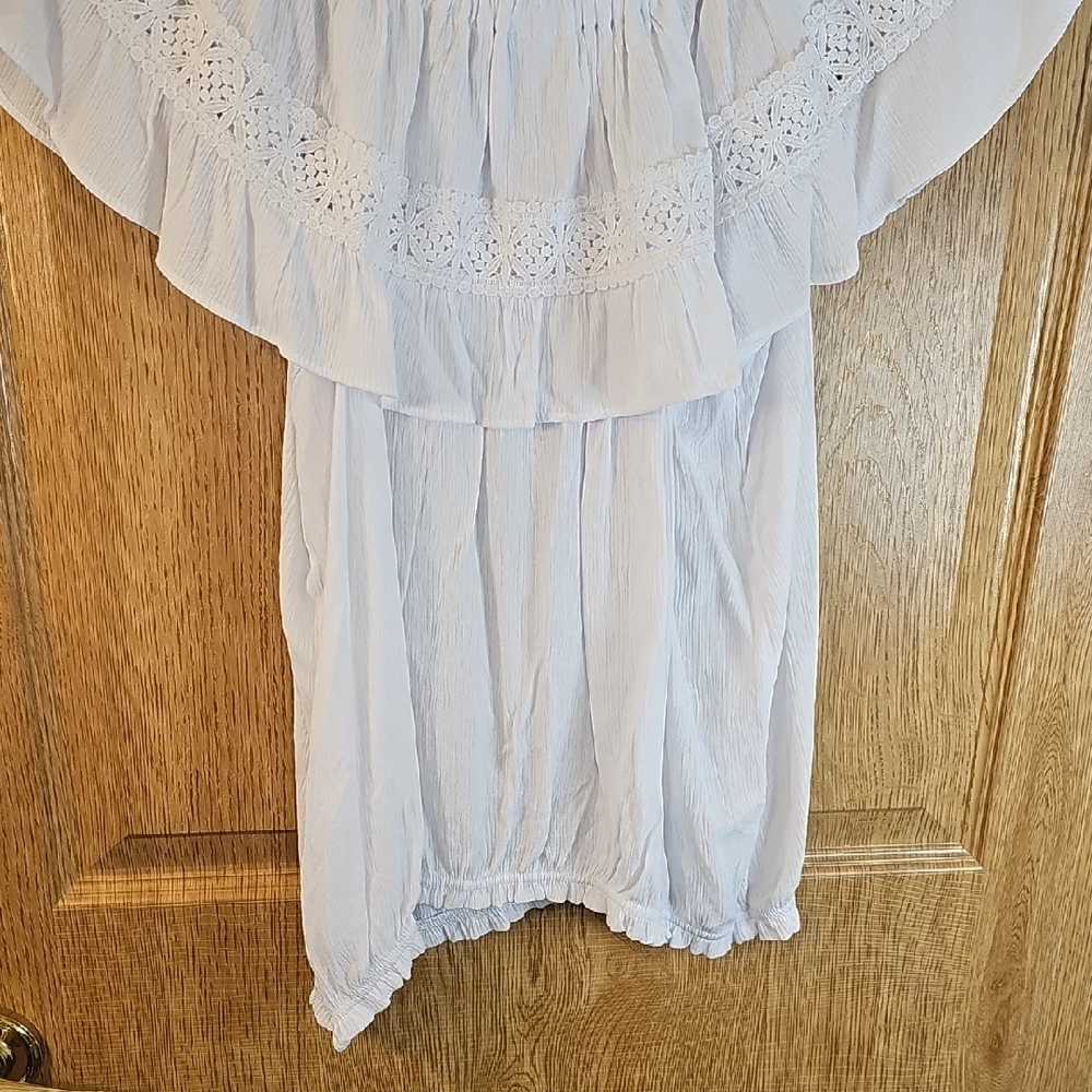 No Boundaries White Ruffle Blouse - Picture 8 of 8